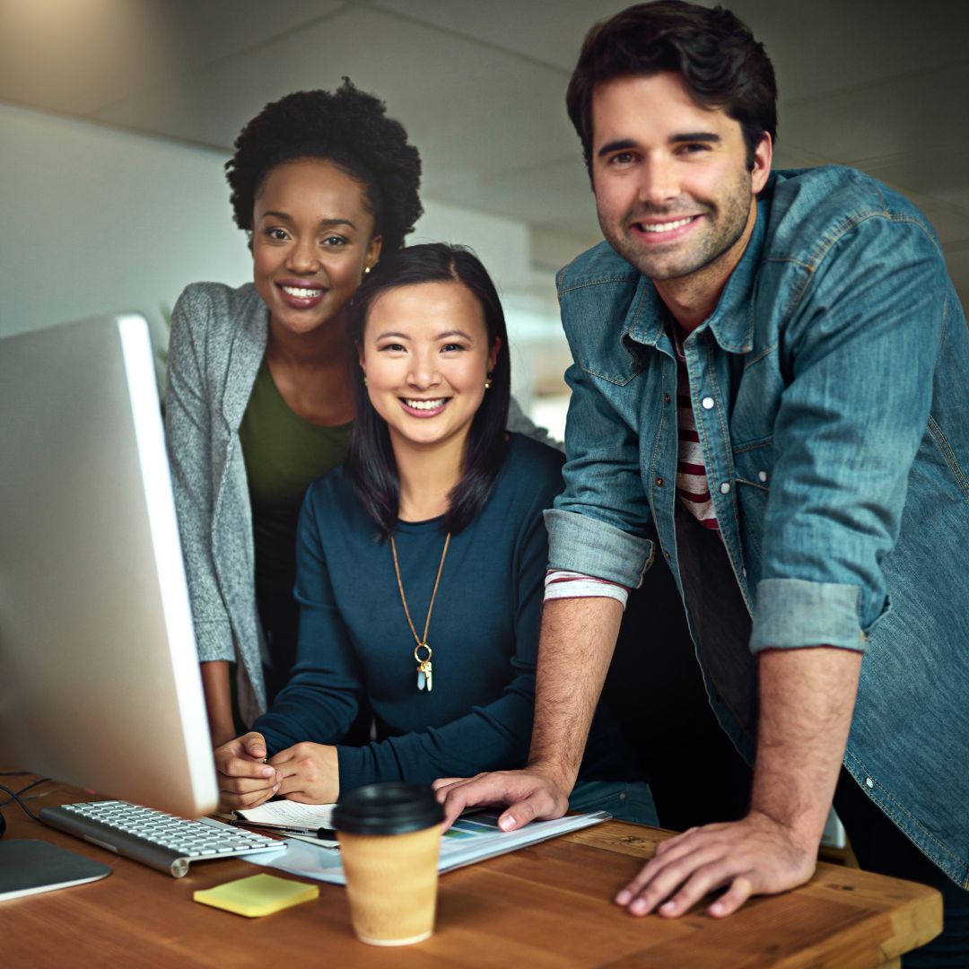 Equipe Webstudio colaborando em projetos digitais